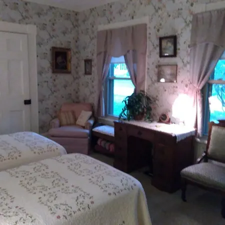 Couture Farm At Millstone Hill Bed & Breakfast